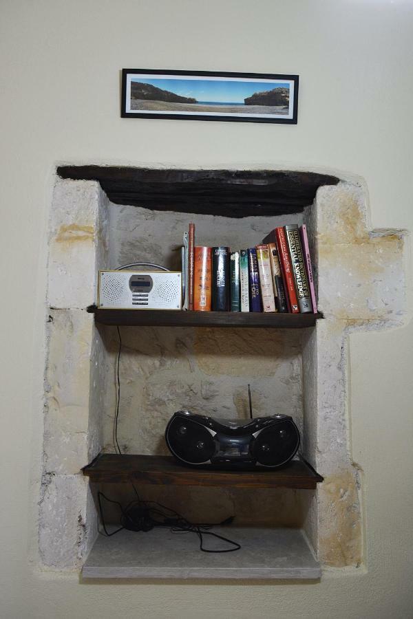Arches Eleftherna Luaran gambar